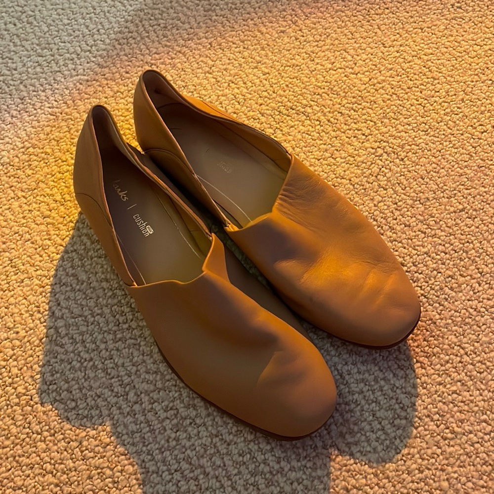 Clark’s Tan Cushion Plus Heeled Slip On